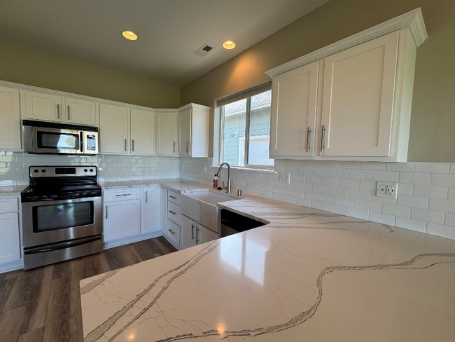 Foto del edificio - 7808 S Parway Ln