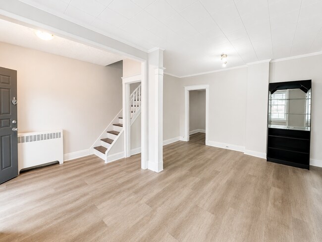 Photo du bâtiment - 24 Crosthwaite Ave N