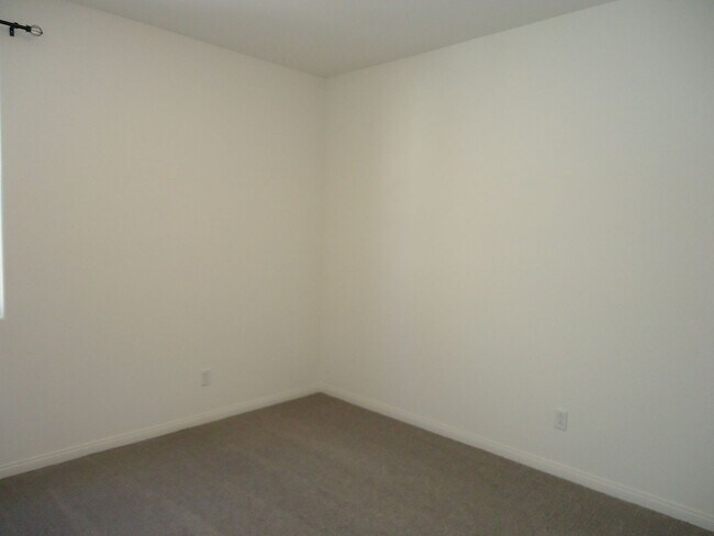 Building Photo - Beautiful two story house at SW area with ...