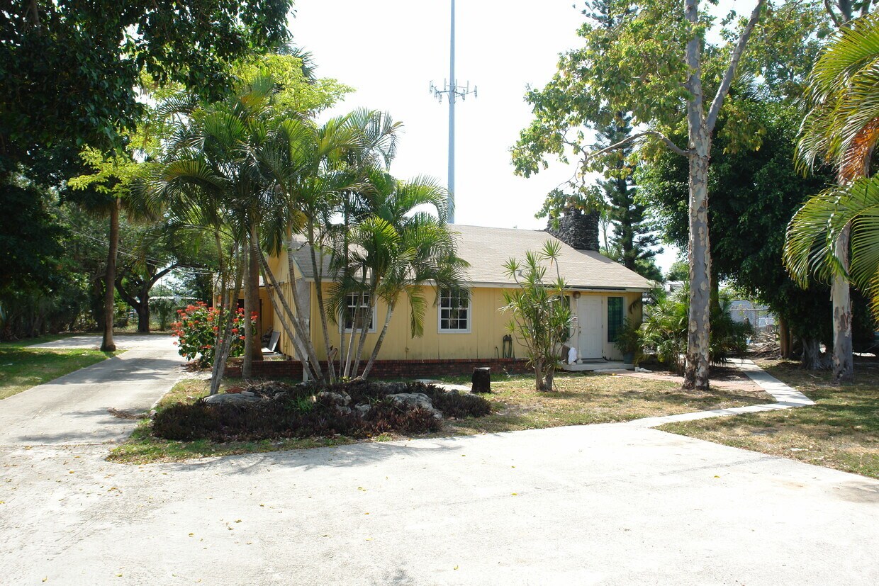 Building Photo - 8975 Burma Rd