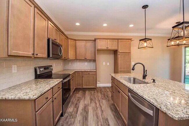 Foto del edificio - Knoxville 37931 - 4 bedroom 3.5 bath - call Howard Grower 865-705-0969