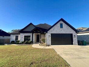 Building Photo - 9741 Meadow Creek Dr