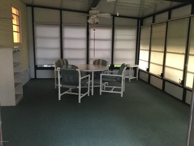 Foto del edificio - 337 Holiday Park Blvd NE