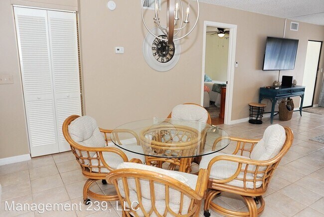 Foto del edificio - 2 br, 2 bath House - 120 Cypress Way E  AP...