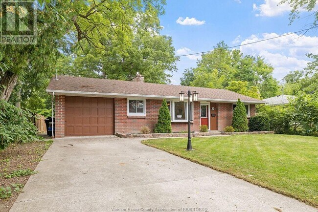Building Photo - 738 Scofield Ave