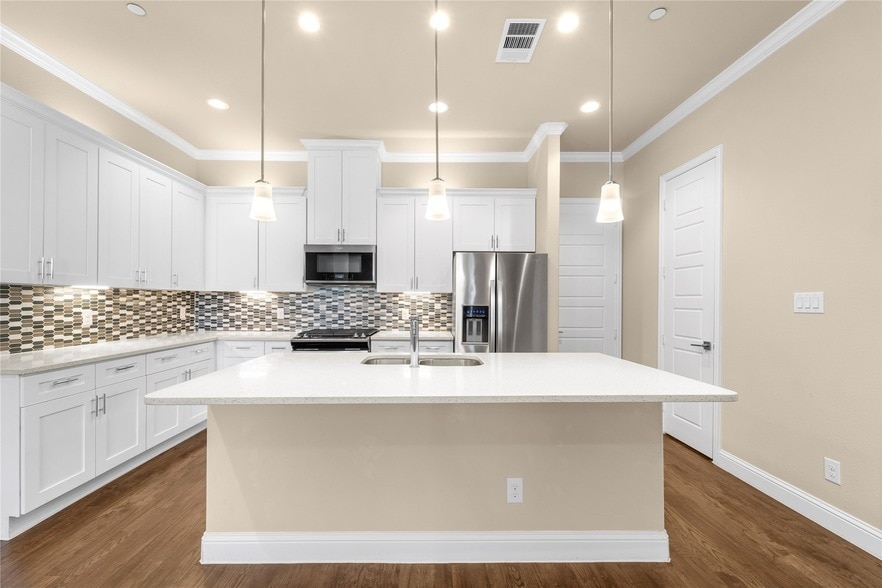 Photo - 2952 Sheridan Drive Unit