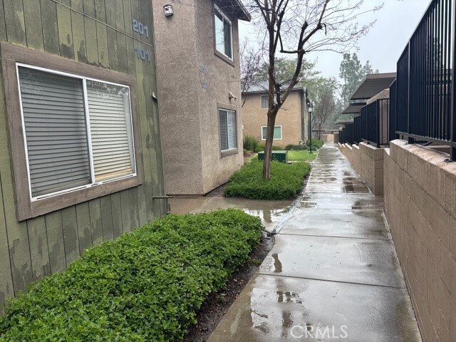 Foto del edificio - 2608 Avenida Del Vista