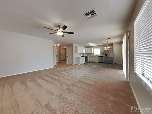 Building Photo - 12927 W Port Royale Ln