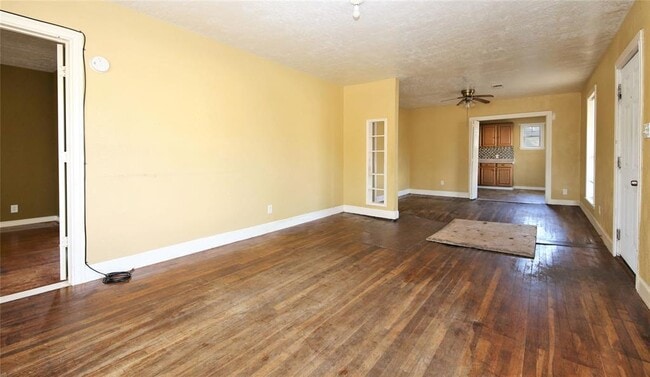 Building Photo - 411 E Gulf St