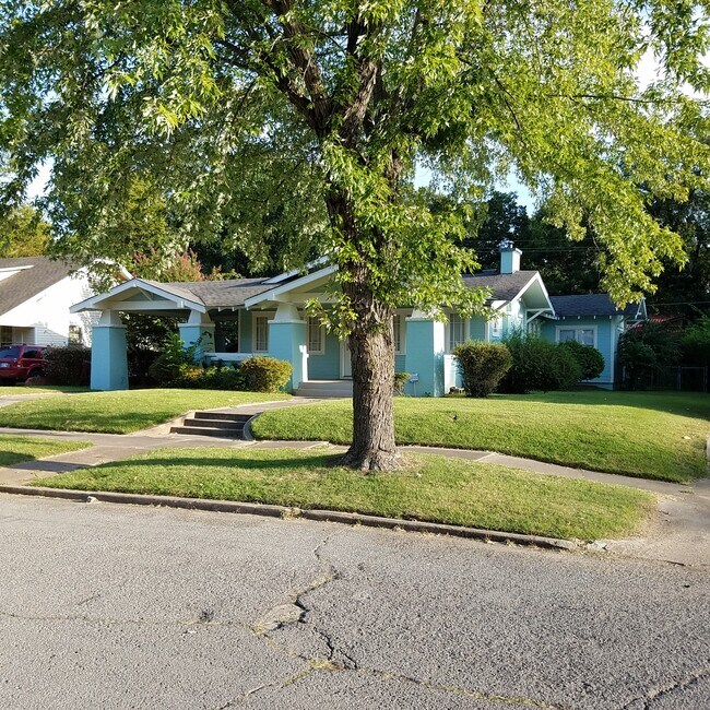 2427 Boston St, Muskogee, OK 74401 House Rental in Muskogee, OK