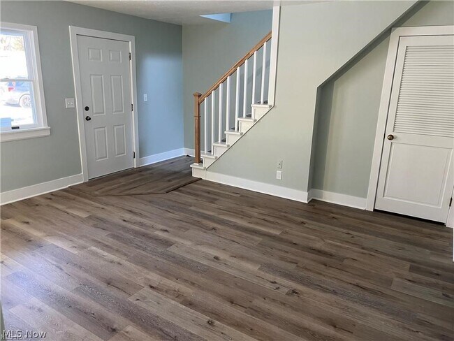 Foto del edificio - 145 Beck Rd