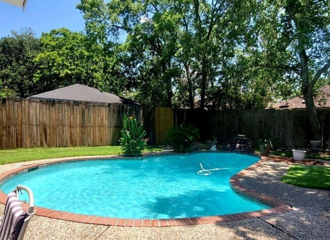 Foto del edificio - 10811 Idlebrook Dr