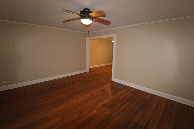 Foto del edificio - Updated 2 Bedroom 1 Bath Duplex Within Walking Distance to KU Med
