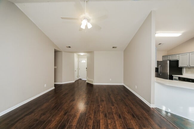 Foto del edificio - 1403 Leery Cove