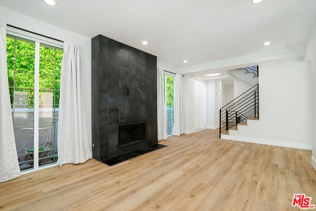 Foto del edificio - 5923 Etiwanda Ave