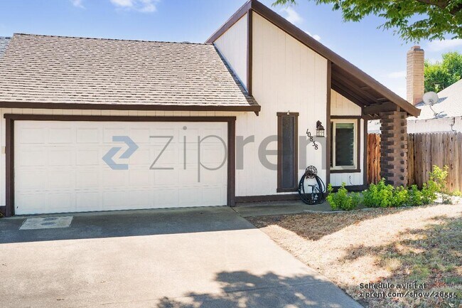 Building Photo - 10838 Paiute Way
