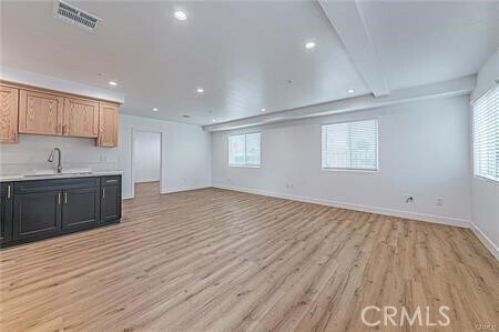 Foto del edificio - 10424 Graham Ave