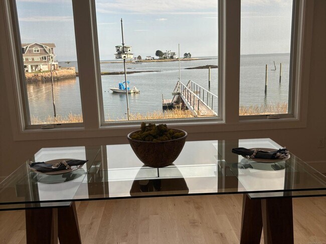 Foto del edificio - 26 Summer Island Rd