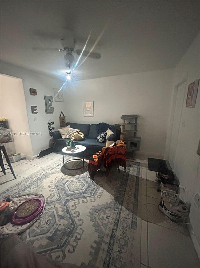 Building Photo - 1045 N Andrews Ave