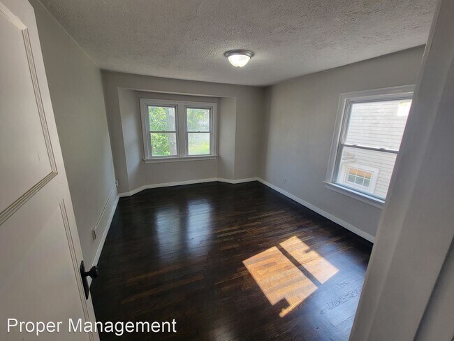 Building Photo - 3 br, 1 bath House - 67 West Bruce