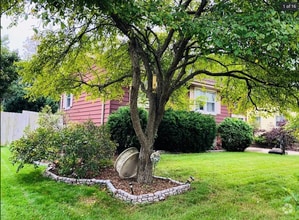 Building Photo - 237 Willow Dr