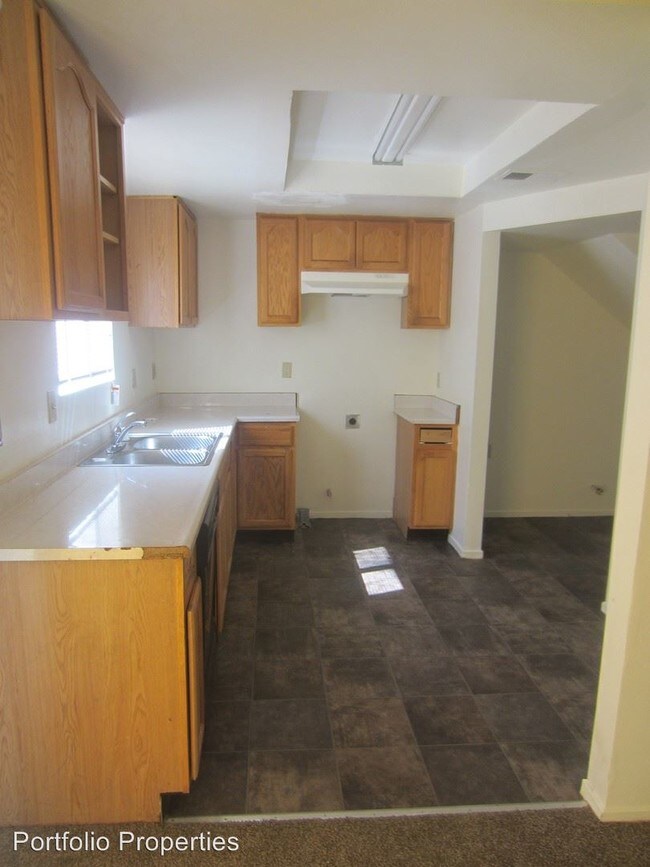 Building Photo - 2667 Sunny Ln