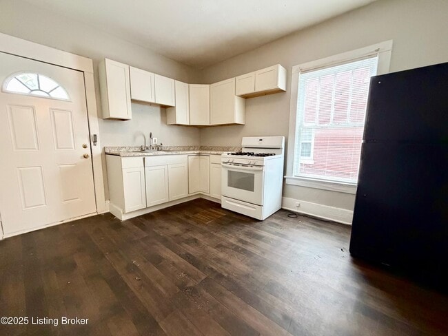 Building Photo - 1836 Algonquin Pkwy