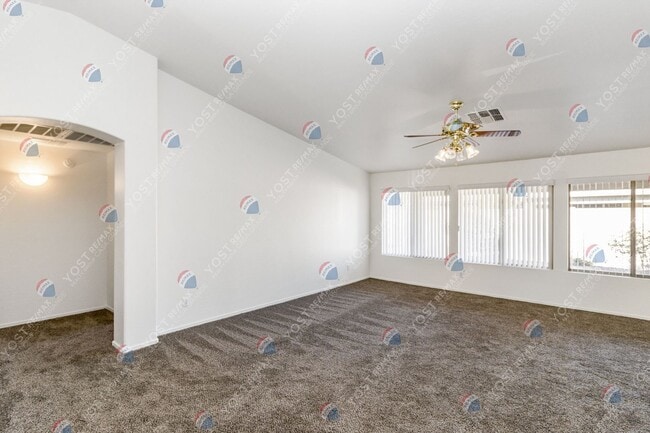 Foto del edificio - Charming home with great move in special! ...