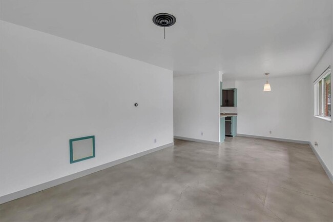 Building Photo - 1504 Braes Ridge Dr
