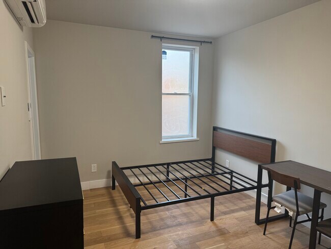 Foto del edificio - 3703 Powelton Ave