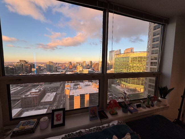 Foto del edificio - 625 W Madison St