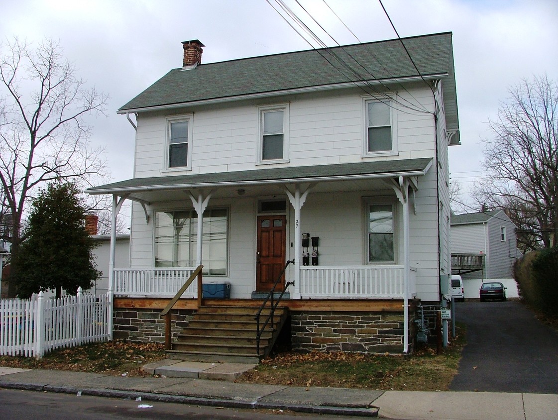 Foto del edificio - 27 E Walnut St