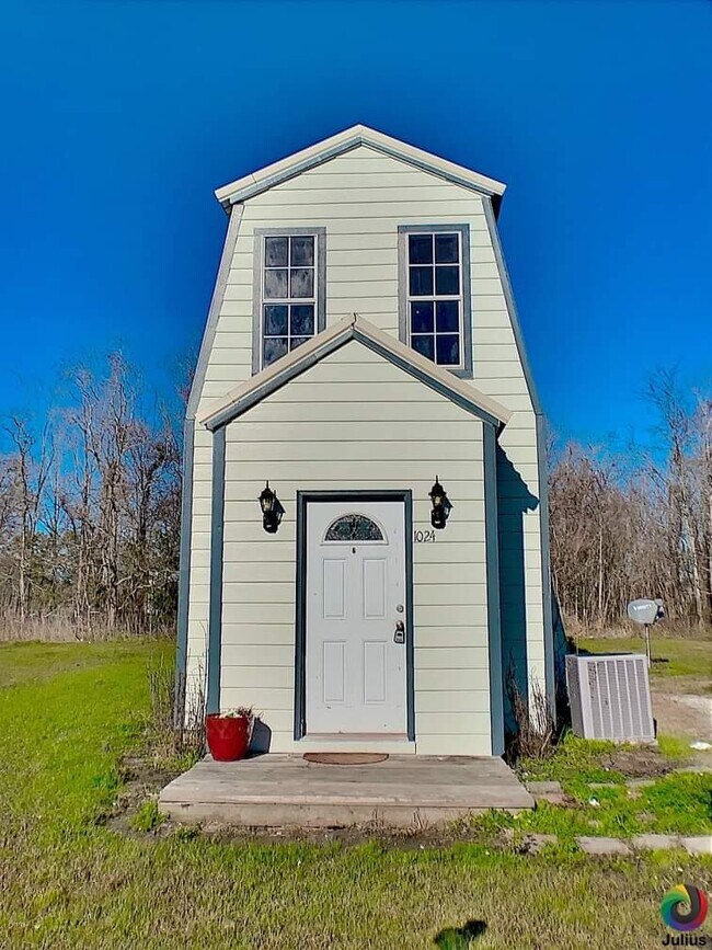 1024 Huntington Pl Dr, Breaux Bridge, LA 70517 House for Rent in