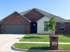 Building Photo - 10629 SW 20th St