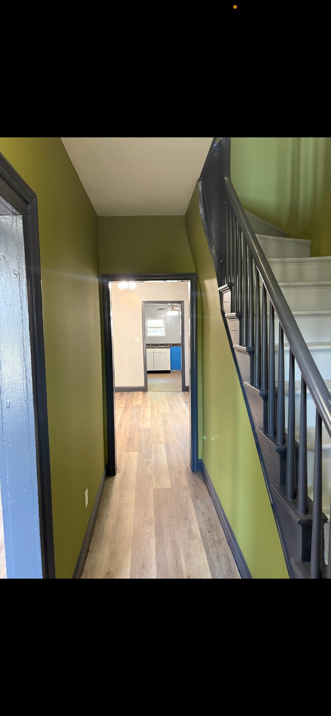 Building Photo - 431 Albright St SE