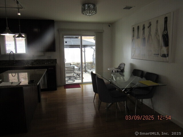 Foto del edificio - 121 High Ridge Rd