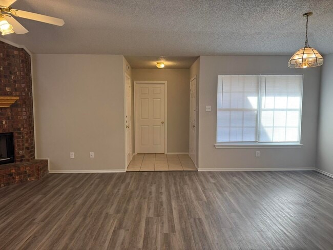 Building Photo - 209 Grover Ave