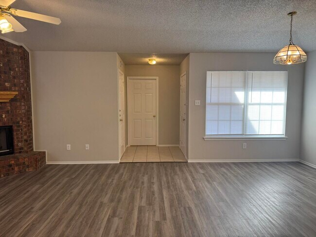 Foto del edificio - 209 Grover Ave