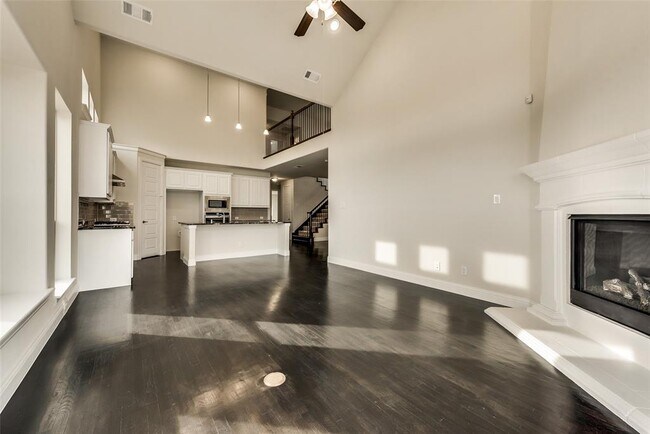 Foto del edificio - 8712 Fairway Ln