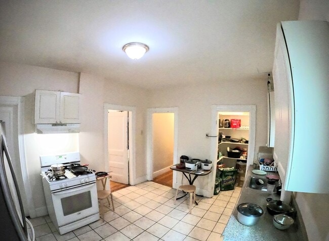 Building Photo - 90 Fisher Ave