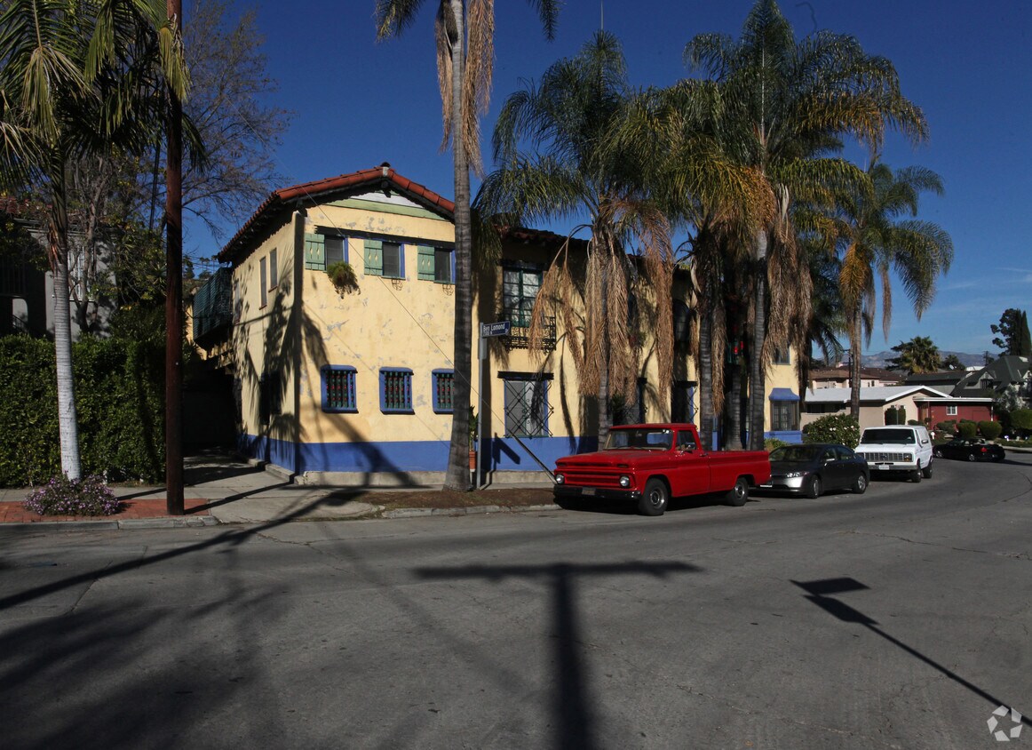 Building Photo - 3488-3490 Rowena Ave