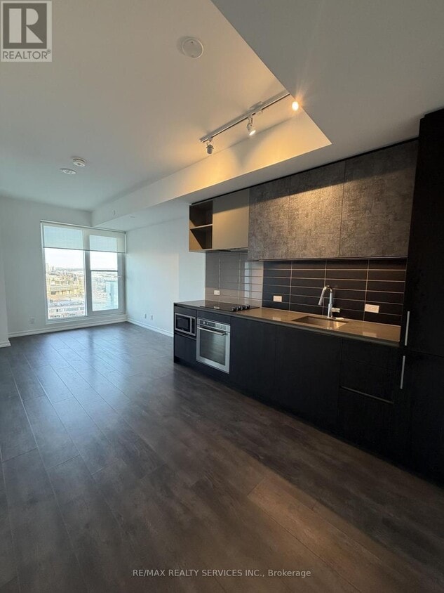 Photo principale - 1000 Portage Pkwy