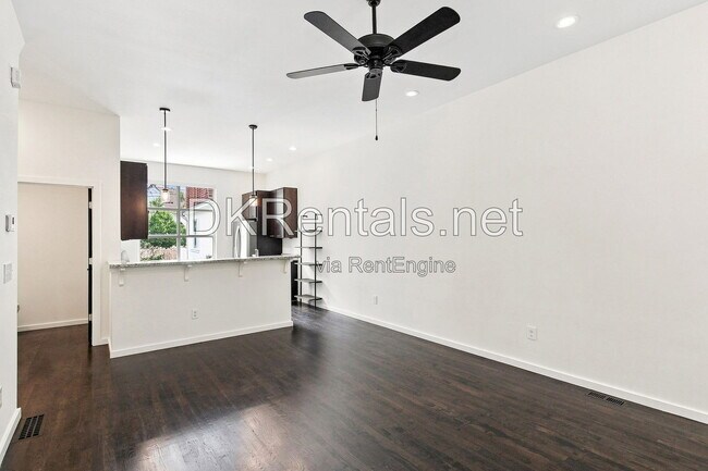 Foto del edificio - 201 S Howard St SE
