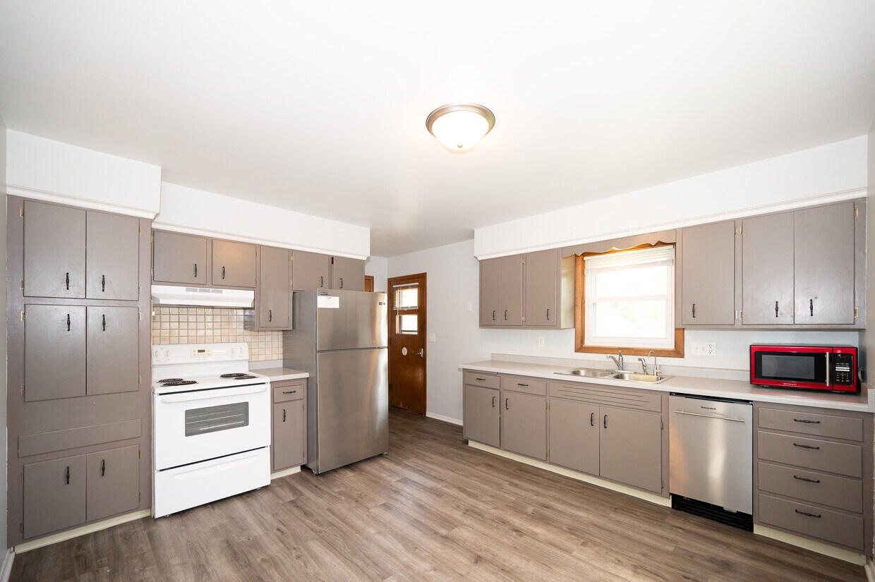 Primary Photo - 2418 23rd Ave NW