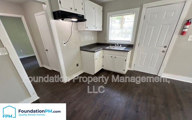 Building Photo - 1371 E Trigg Ave