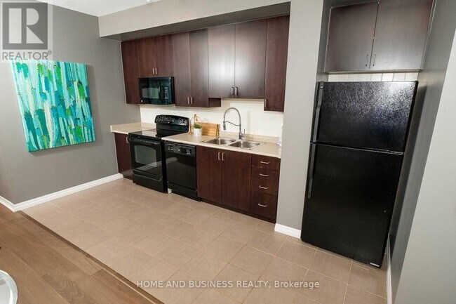 Photo du bâtiment - 223 Webb Dr