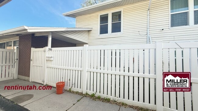 Beautiful Murray 2 Bedroom Townhouse For Rent!! - Beautiful Murray 2 Bedroom Townhouse For Rent!!