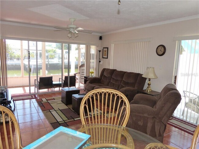 Building Photo - 2186 Edythe Dr