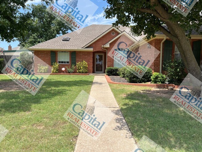 Foto del edificio - Beautiful 3 Bedroom W/ Move In Special