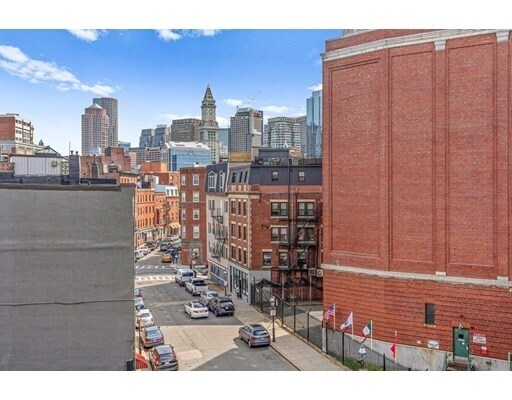 Primary Photo - 300 Commercial Street